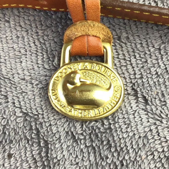 Vintage Dooney and Bourke Pebbled Leather Crossbody Bag Purse - Picture 2 of 12